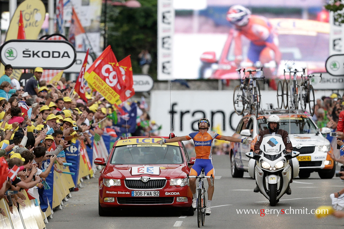 Luis Leon Sanchez celebrating his victory at stage number 14 of Tour de France 2012 in Foix