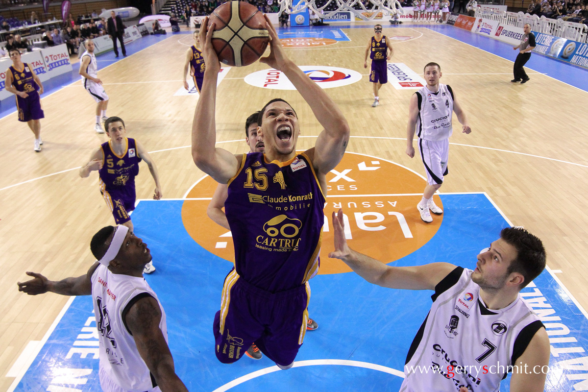 Lee FISHER (Amicale Steinsel) is going for a dunking during the cup final game against T71 Dudelange