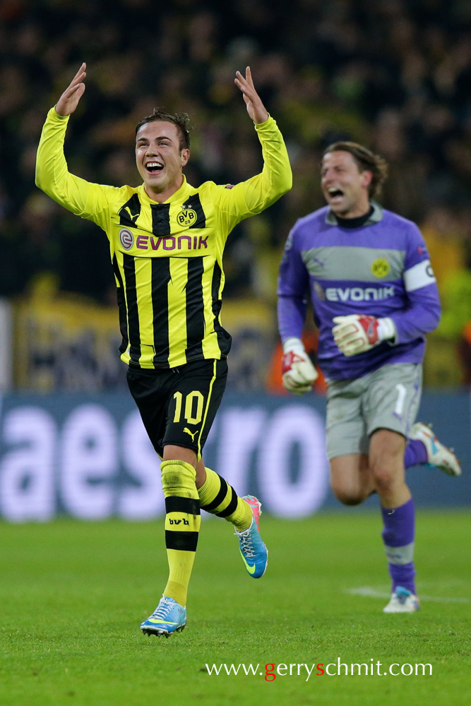 Mario GOETZE and Roman WEIDENFELLER (Borussia Dortmund) celebrate their victory against FC Malaga 