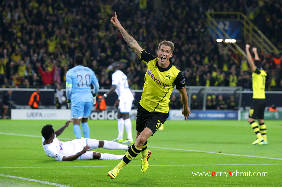 Erik DURM (Borussia Dortmund) celebrates his first assist in Champions League against Olympique Marseille