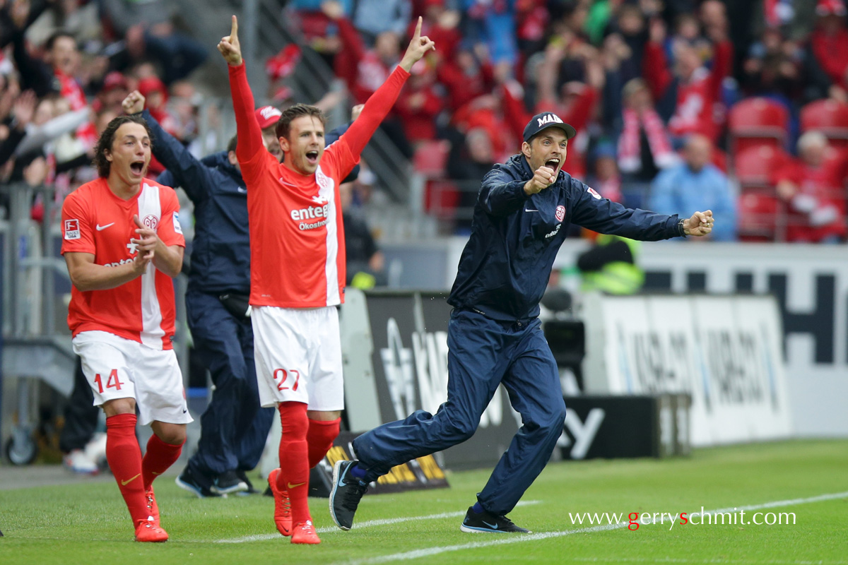 Thomas Tuchel, coach of FSV Mainz 05 celebrates the victory against Hamburger SV