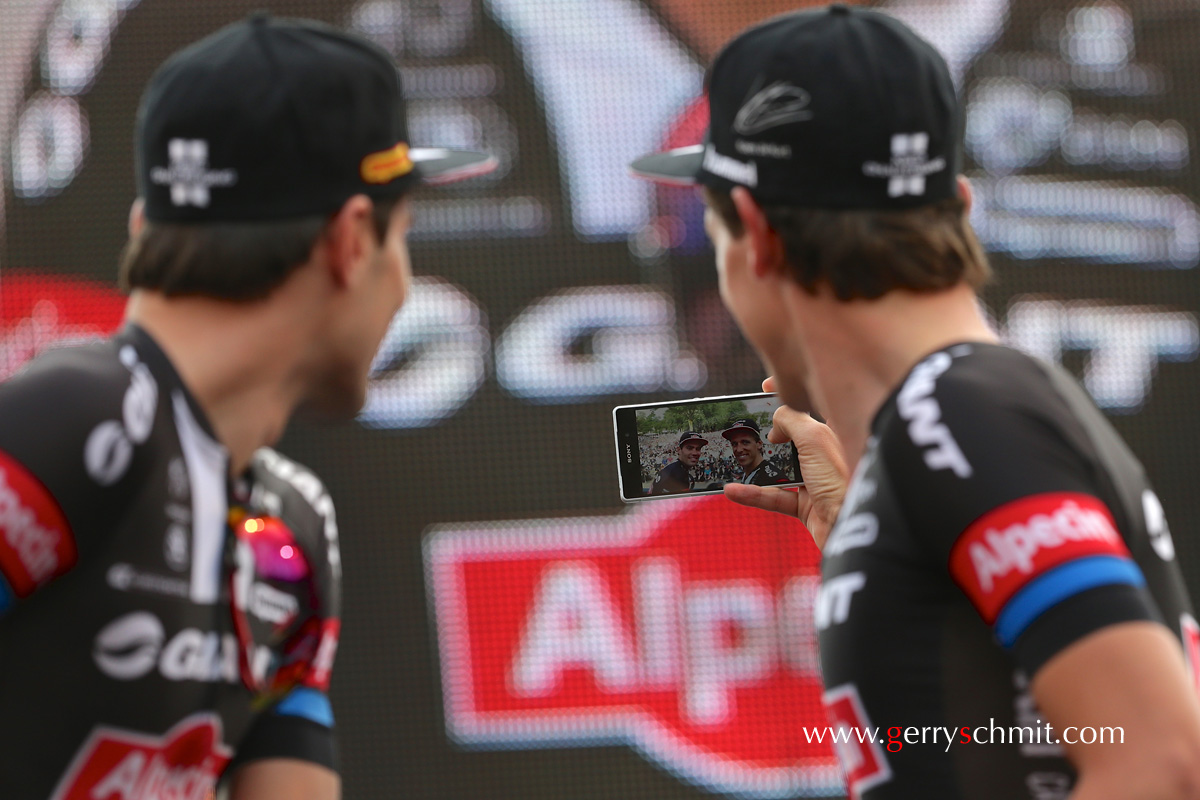 Koen De Kort an Tom Dumoulin of Team Giant Alpecin make at Selfie in front of the crowd at Team presentation @ Utrecht