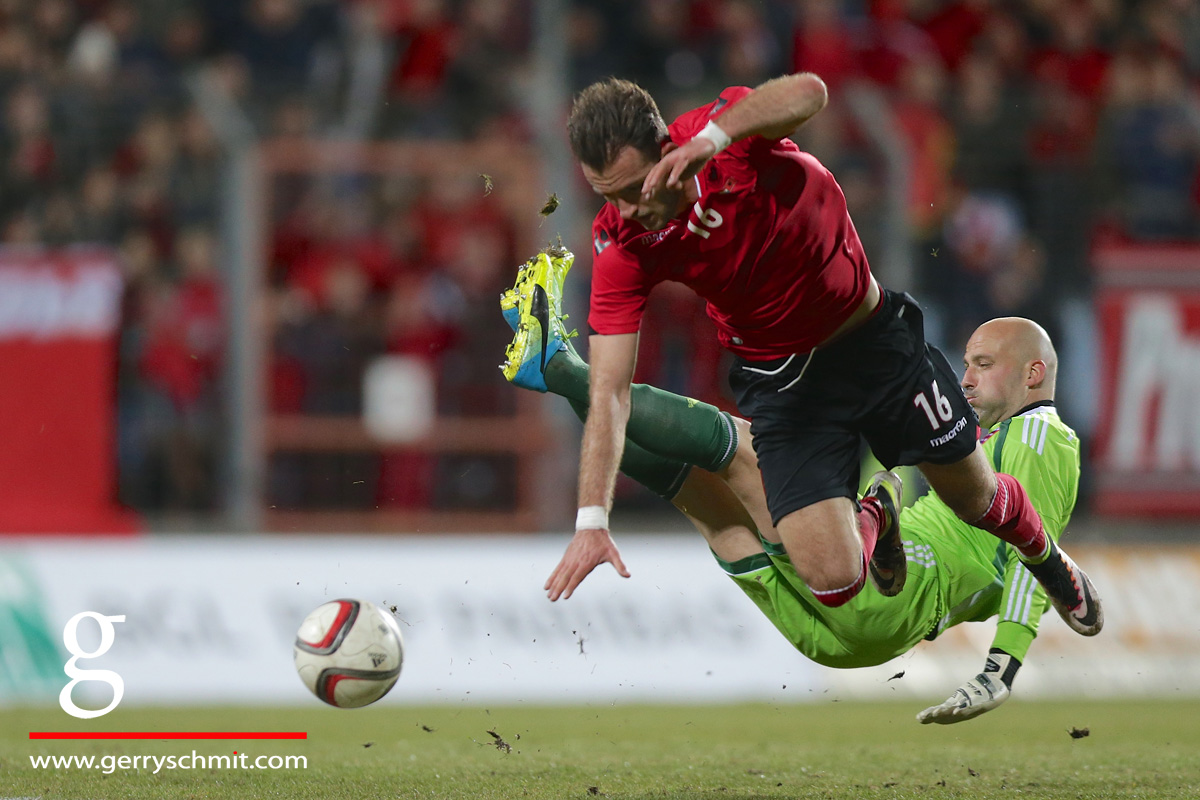 Jonathan Joubert of Luxembourg commits a foul on Sokol Cikalleshi (Albanien - 16) and gets the red card